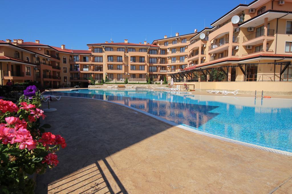 Menada Sky Dreams Apartments Sveti Vlas Eksteriør bilde