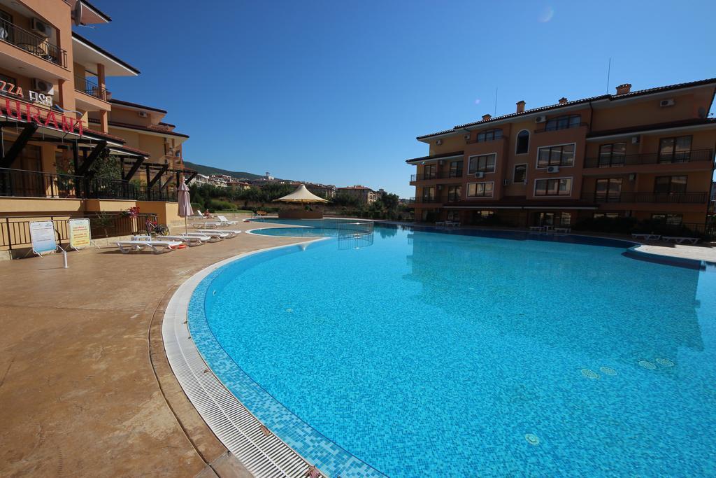 Menada Sky Dreams Apartments Sveti Vlas Eksteriør bilde