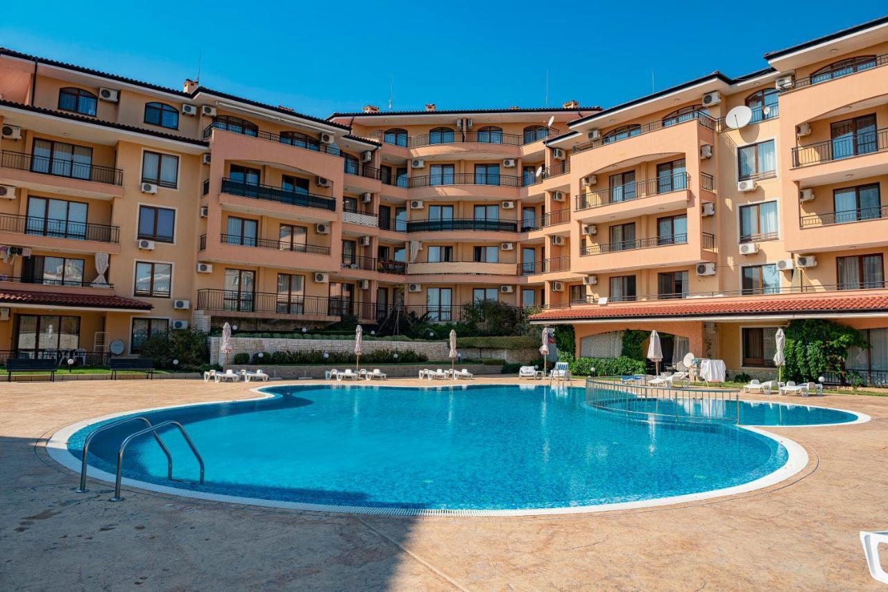 Menada Sky Dreams Apartments Sveti Vlas Eksteriør bilde