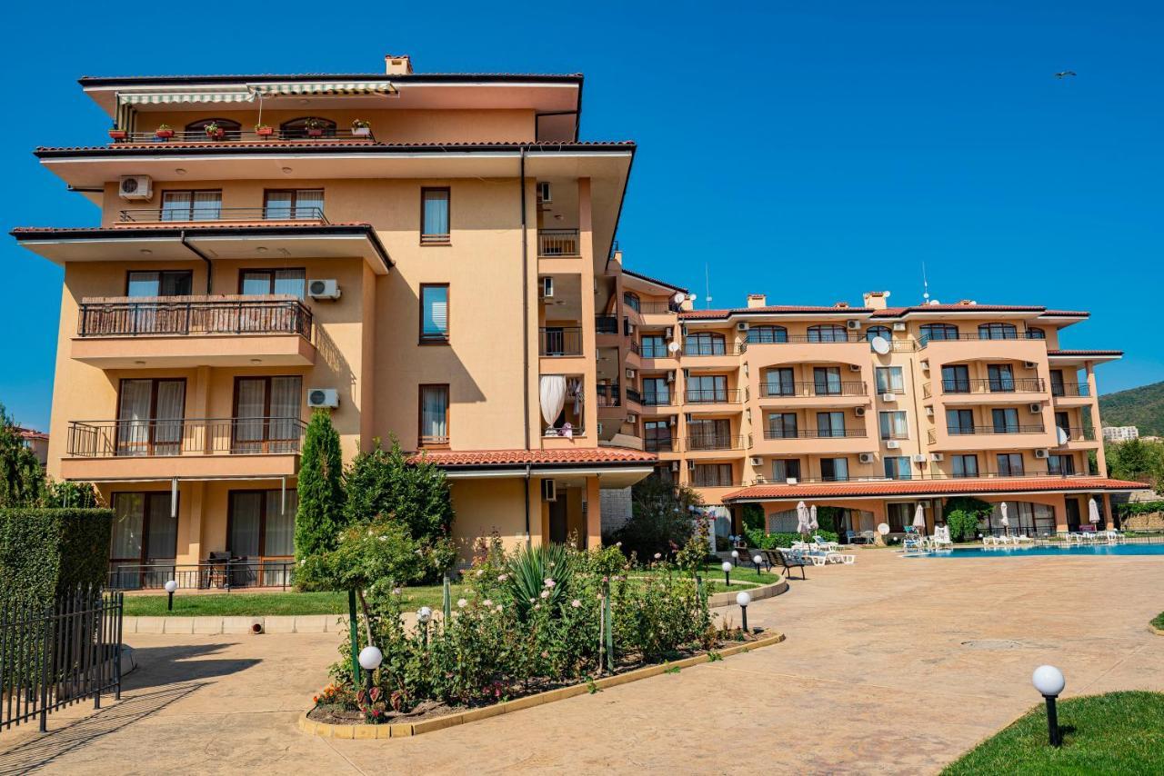 Menada Sky Dreams Apartments Sveti Vlas Eksteriør bilde